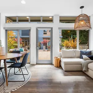 Alki Escape Romantic Waterfront Getaway For 2 Seattle